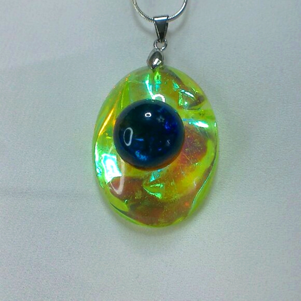 Pendant, line yellow and Blue resin